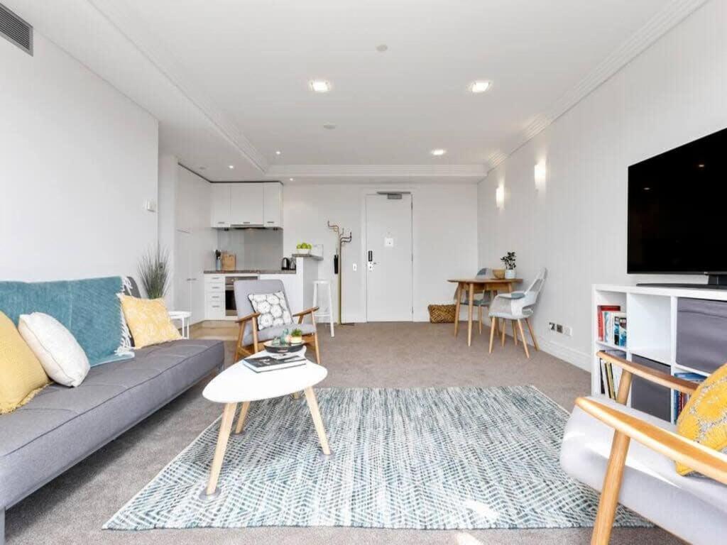 Bright One Bedroom Beauty With Balcony And Unbeatable Views 오클랜드 외부 사진