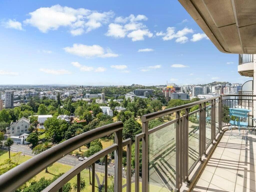 Bright One Bedroom Beauty With Balcony And Unbeatable Views 오클랜드 외부 사진